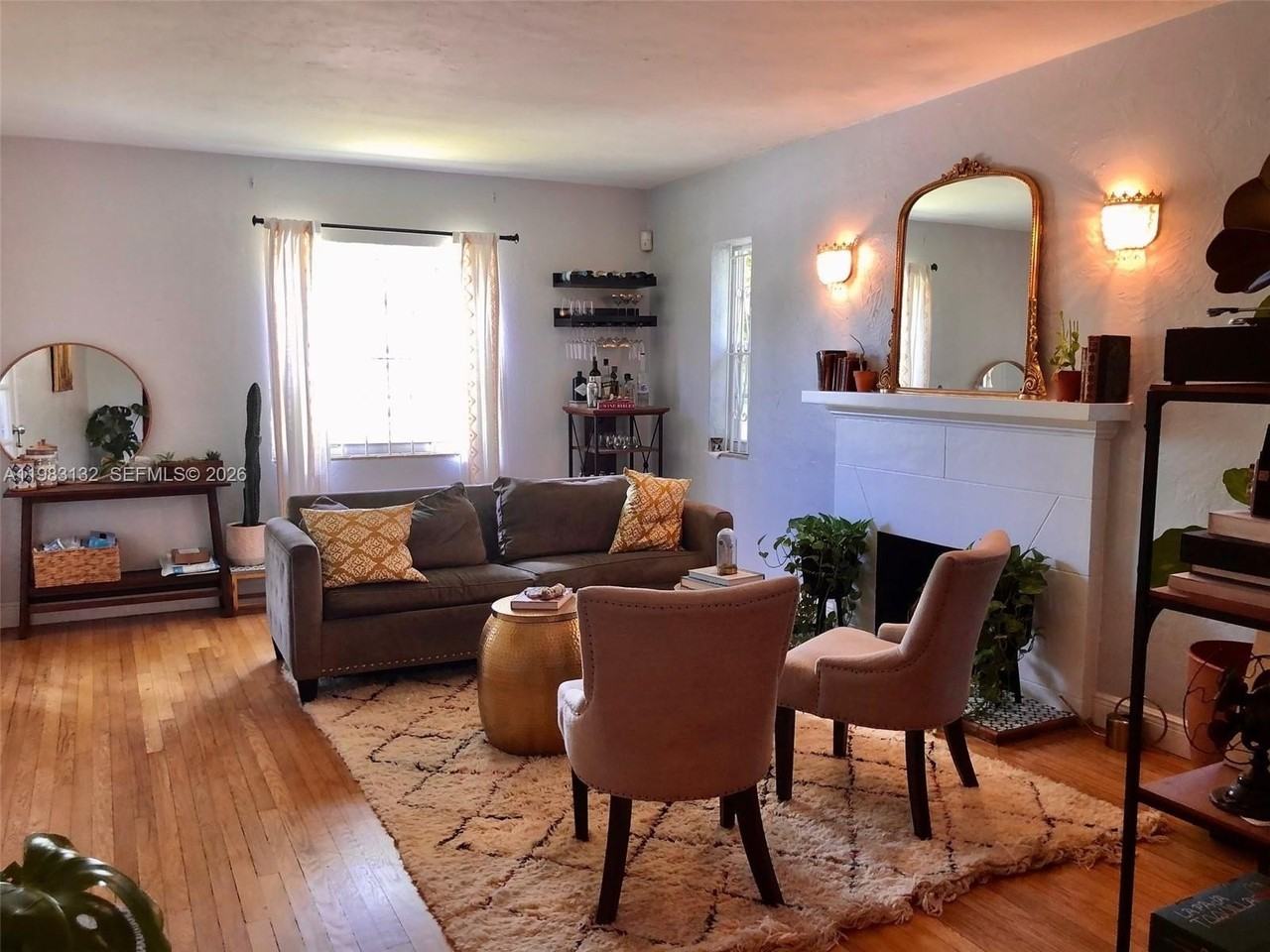 551 Ne 69th St #1-2 - Photo 3 of 15