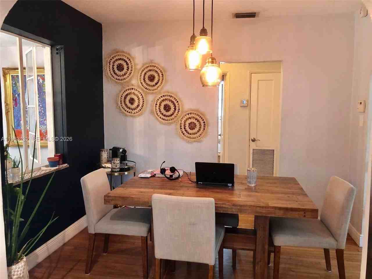 551 Ne 69th St #1-2 - Photo 4 of 15