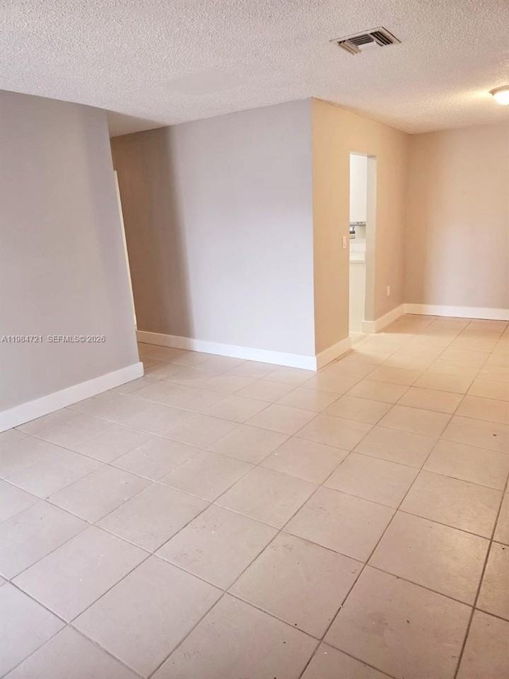 10301 Sw 175th St - Photo 5 of 19