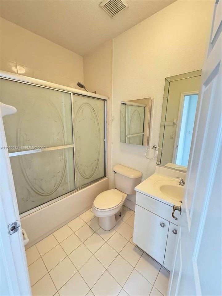 24304 Sw 109th Ave #24304 - Photo 7 of 19