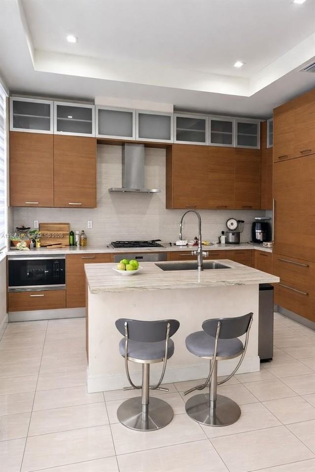 4768 Nw 84th Ave - Photo 4 of 18