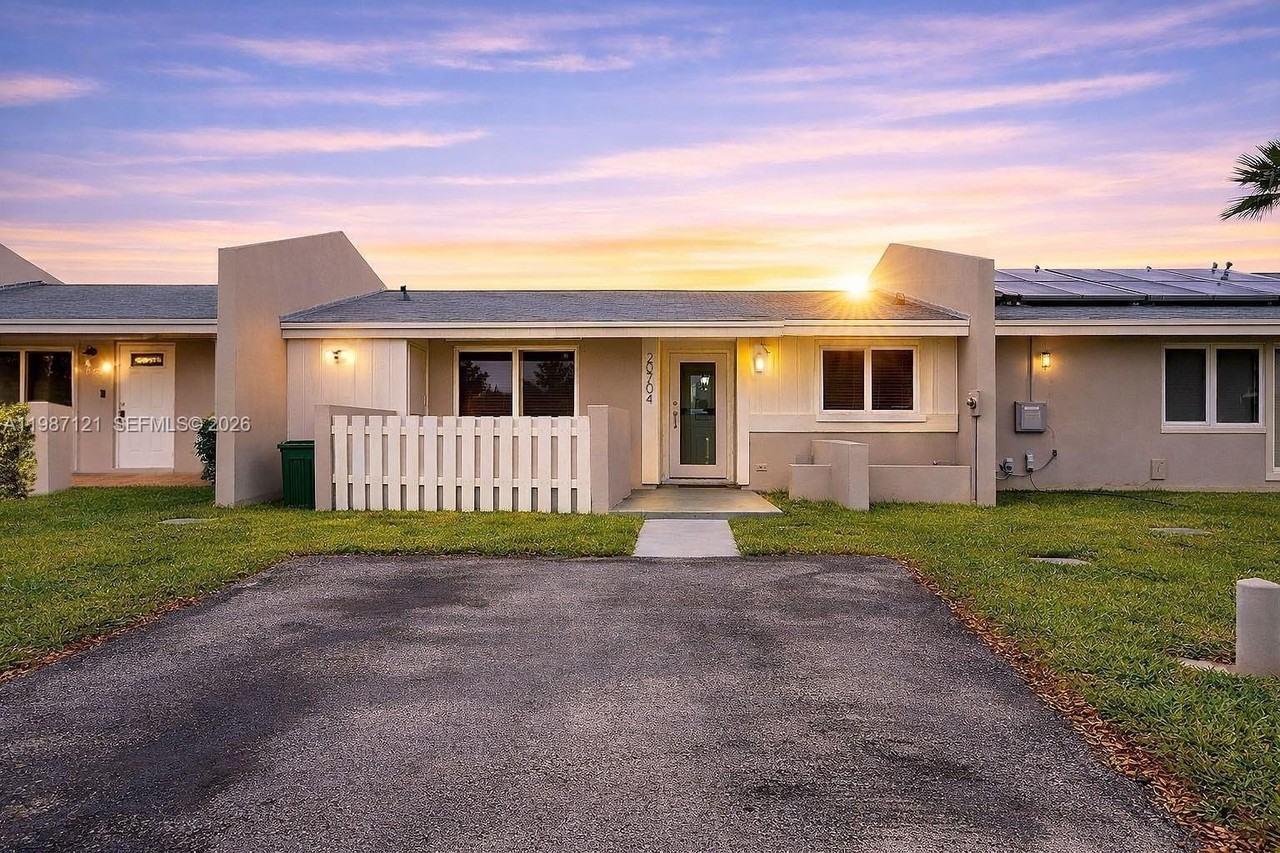 20704 Sw 103rd Pl #20704 - Photo 2 of 30