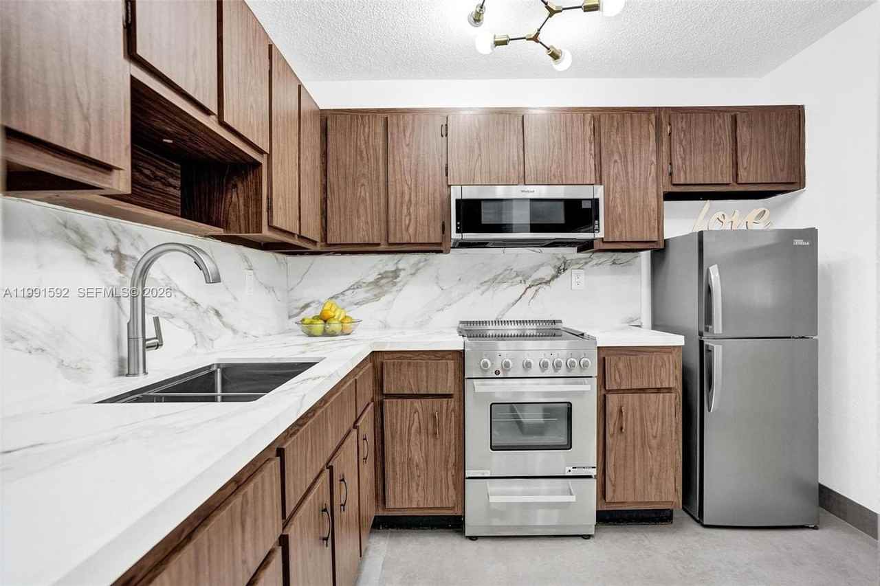 5325 Sw 77th Ct #205F - Photo 4 of 30