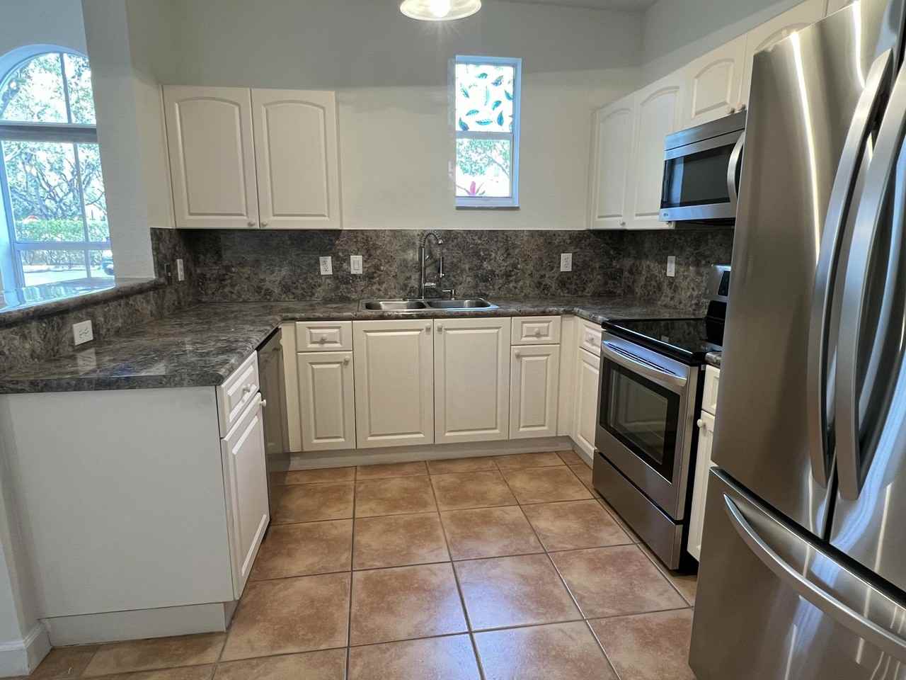 150 Jacaranda Country Club Dr Apt 102 - Photo 4 of 28