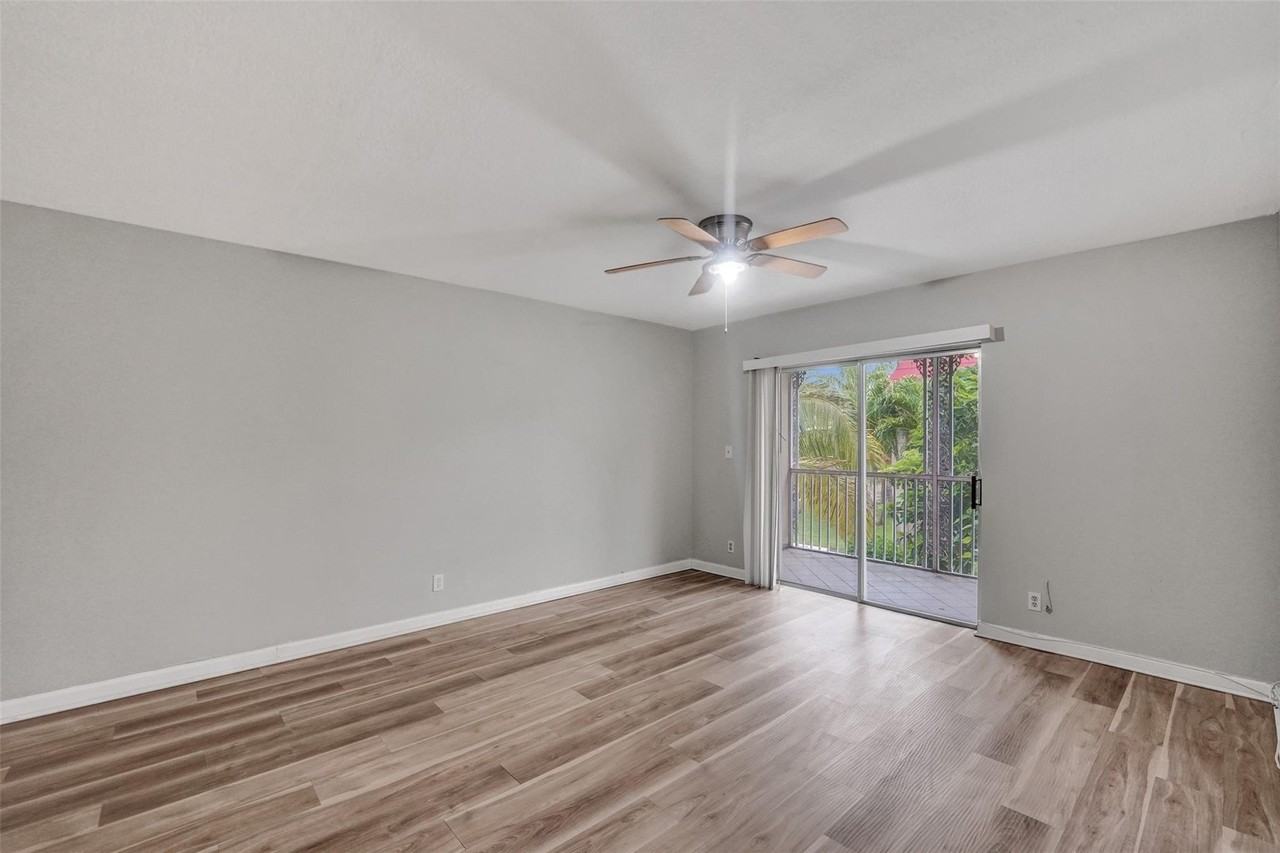 555 Se 8th St #252 - Photo 4 of 18
