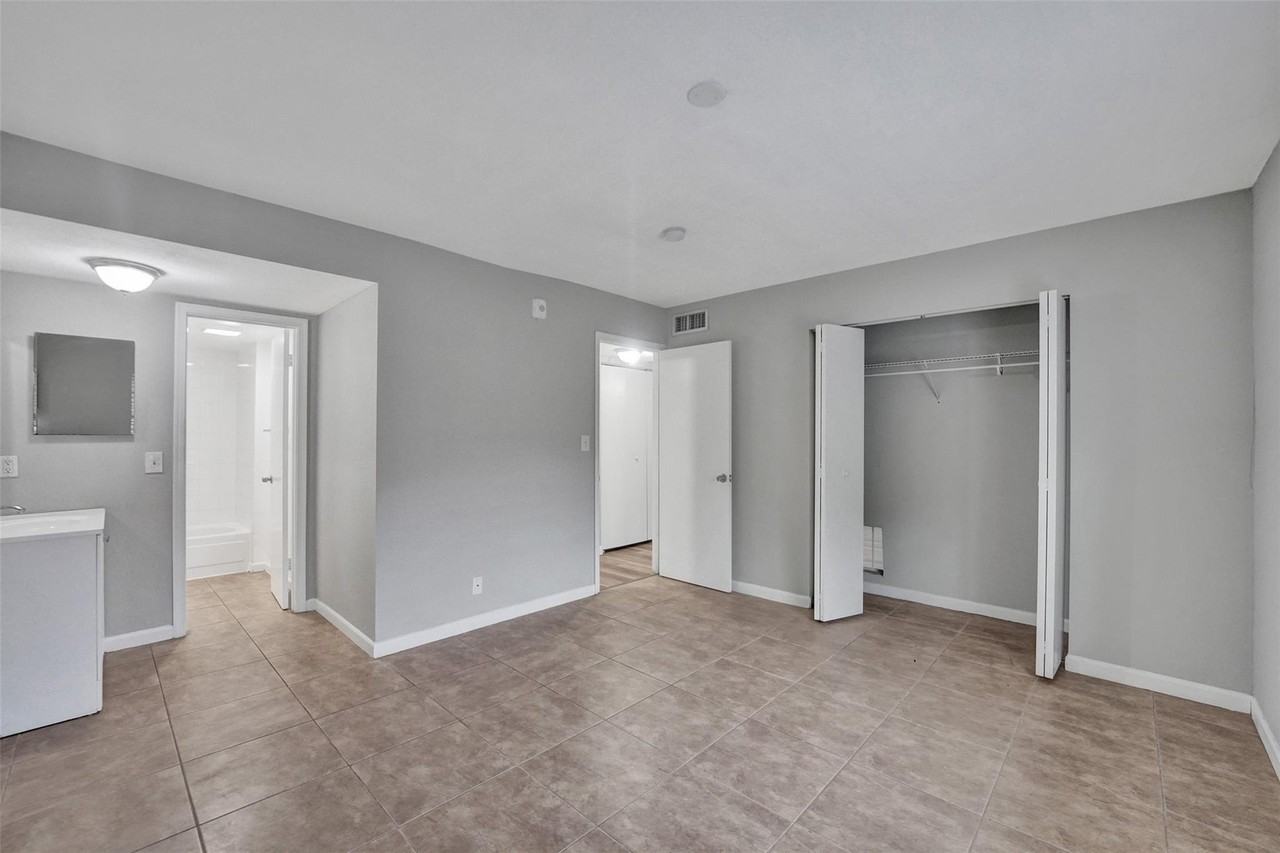 555 Se 8th St #252 - Photo 7 of 18