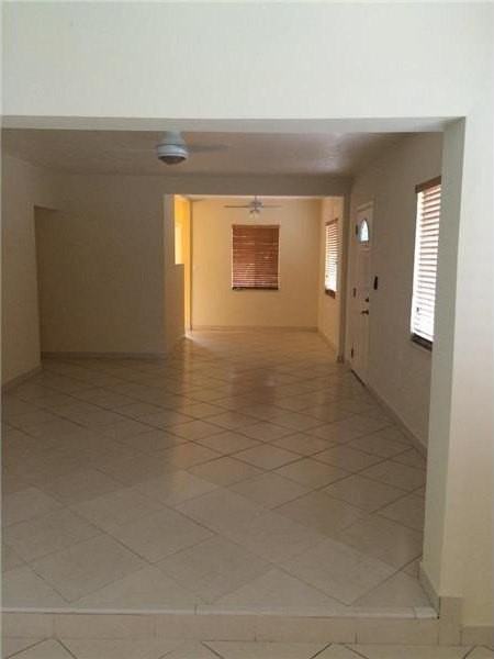 1418 Dewey St - Photo 2 of 6