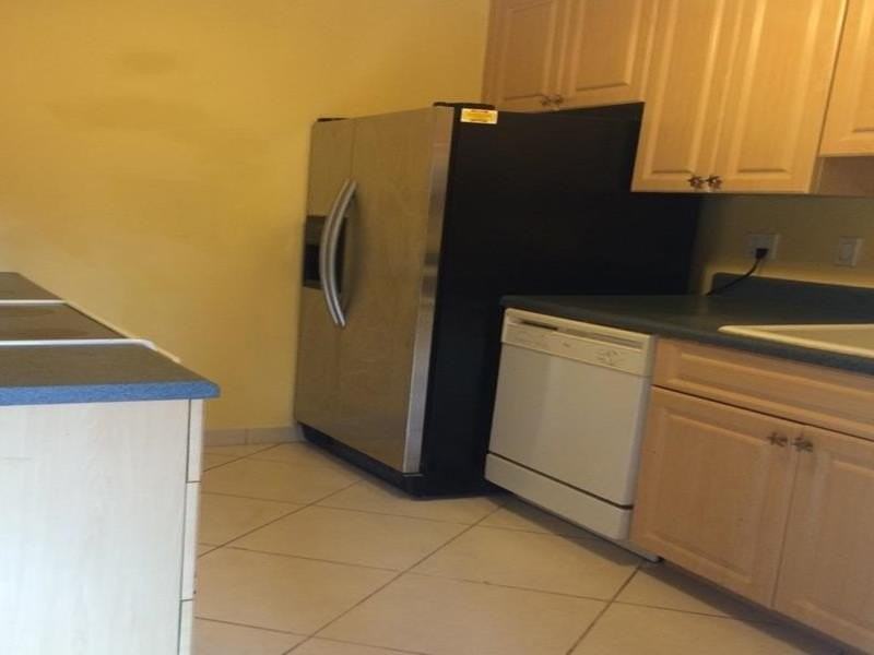 1418 Dewey St - Photo 4 of 6