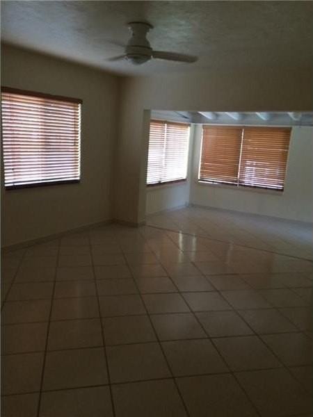 1418 Dewey St - Photo 5 of 6