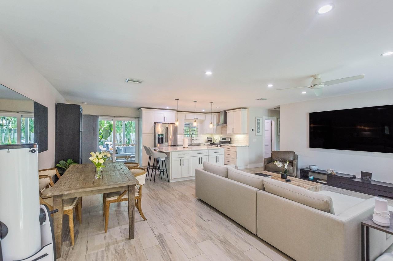 2830 Sw 5th St - Photo 4 of 26