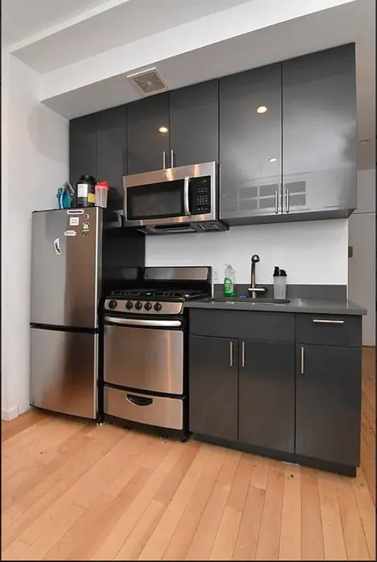 186 Orchard St #5D - Photo 7 of 8