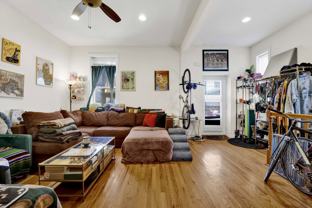 1903 W Dickens Ave #1R - Photo 1 of 1