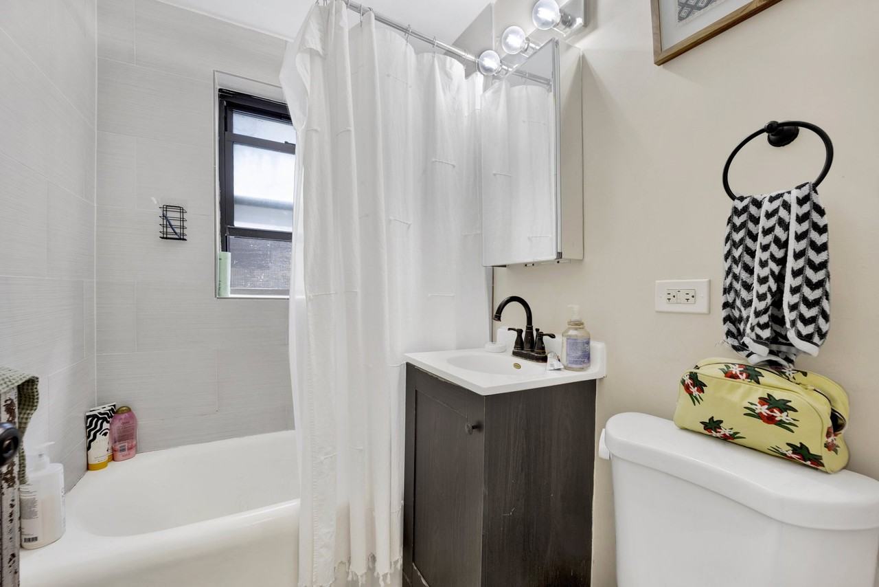 2959 N Damen Ave #3C - Photo 6 of 7