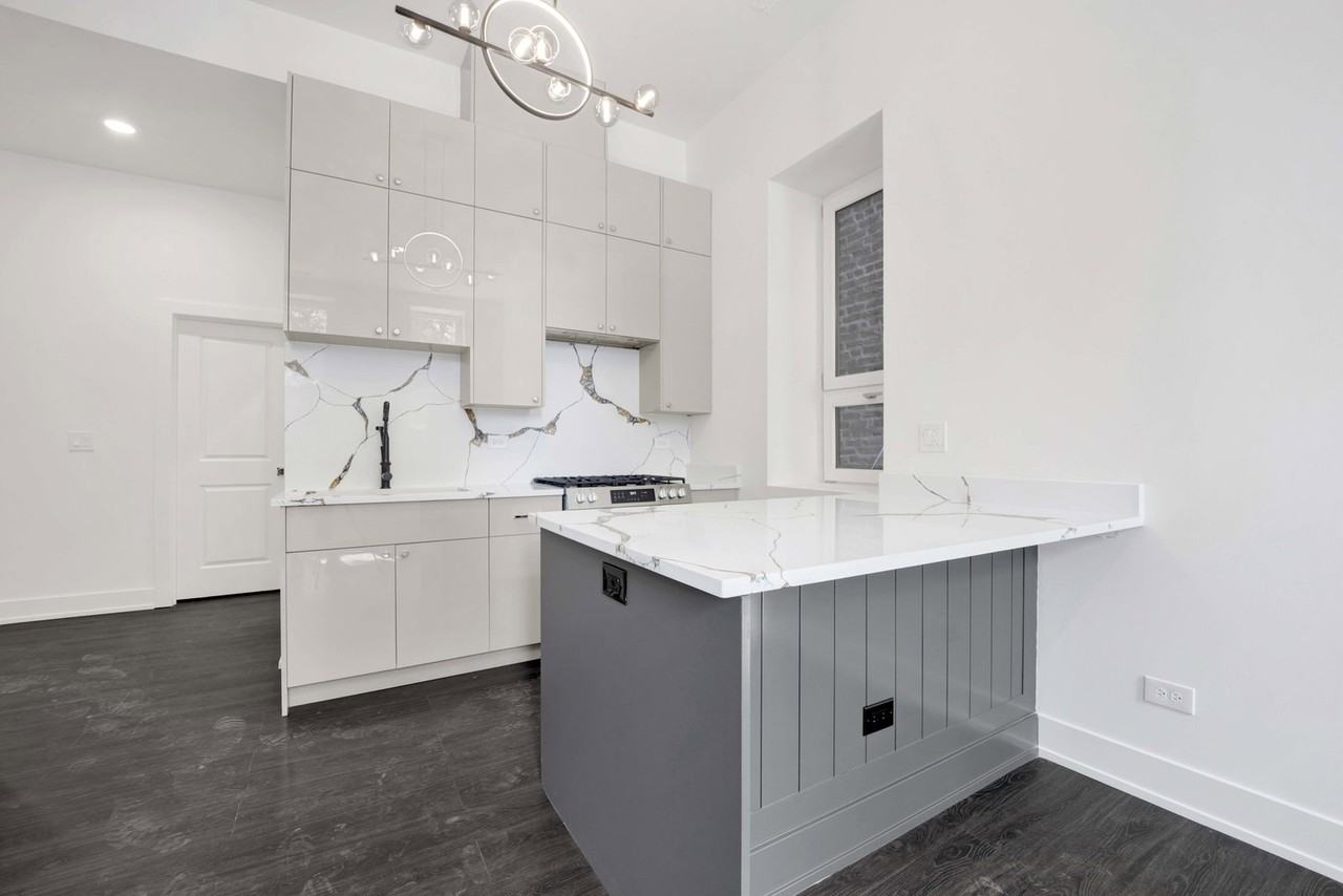 1814 S Throop St #G - Photo 4 of 8