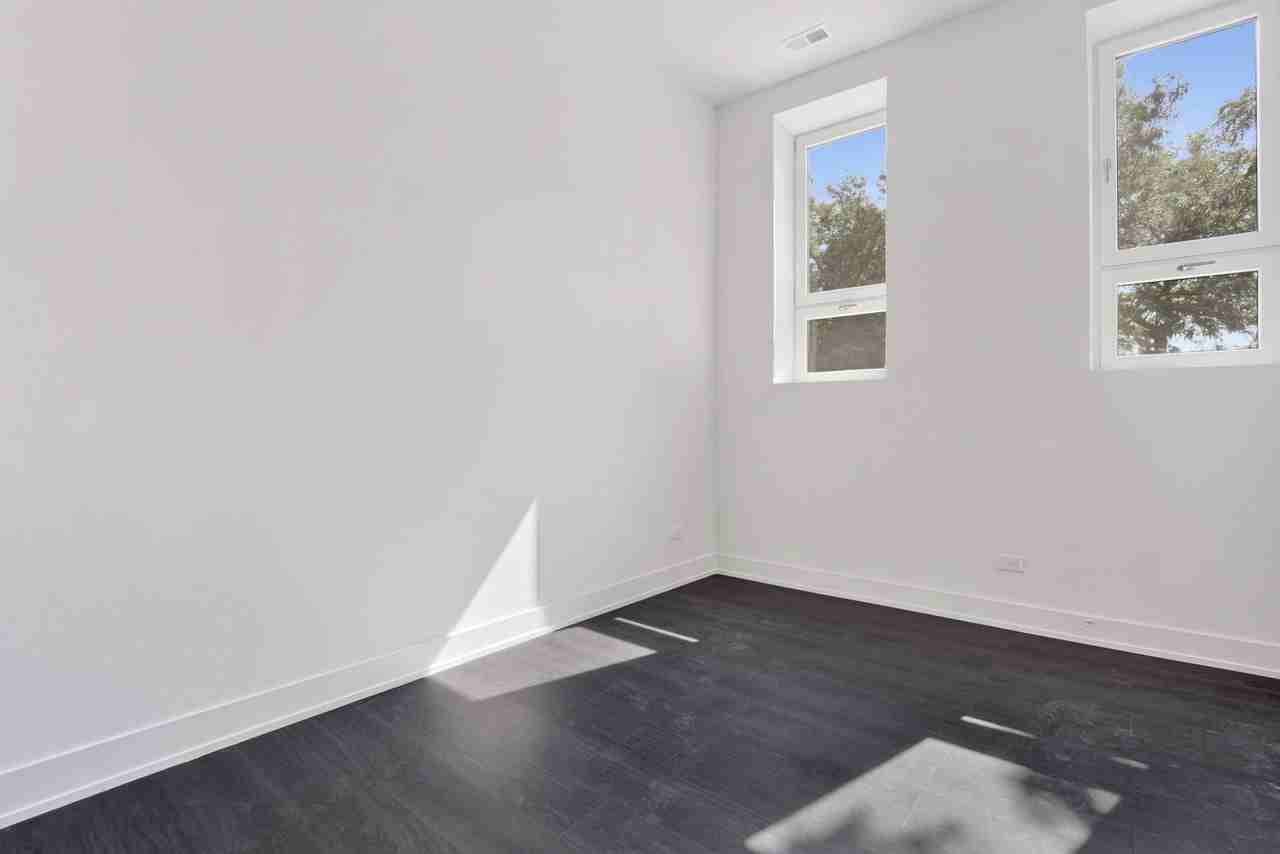 1814 S Throop St #G - Photo 6 of 8