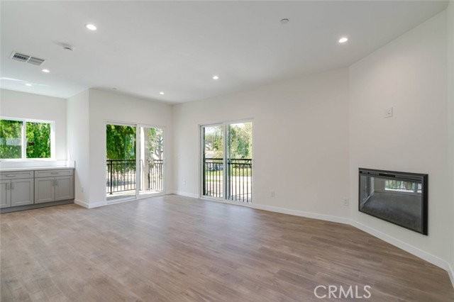 1961 Waltonia Dr #101 - Photo 3 of 8