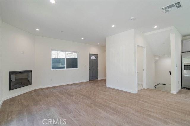 1961 Waltonia Dr #101 - Photo 4 of 8