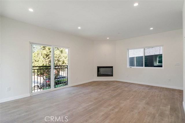 1961 Waltonia Dr #101 - Photo 5 of 8