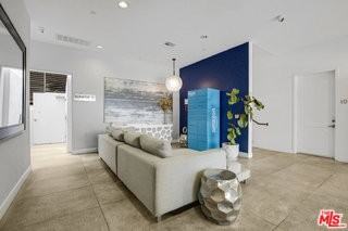 118 S Kenwood St #102 - Photo 2 of 8