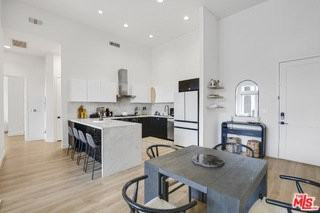 118 S Kenwood St #102 - Photo 5 of 8