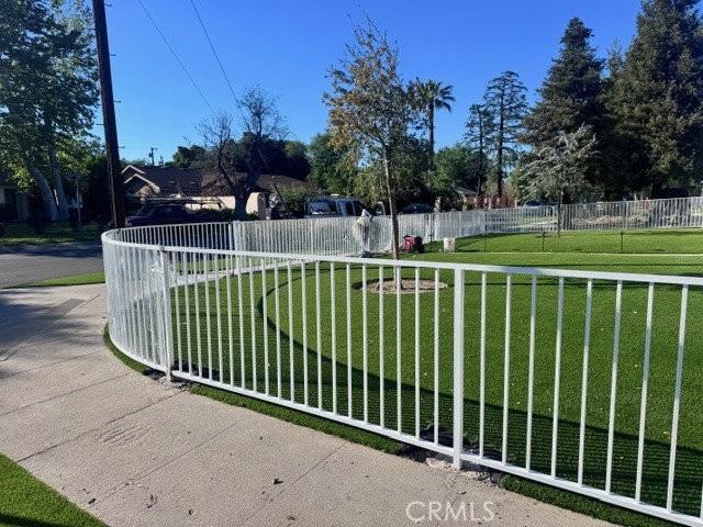 6838 Amestoy Ave - Photo 4 of 8