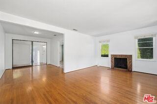 14529 Greenleaf St - Photo 3 of 8