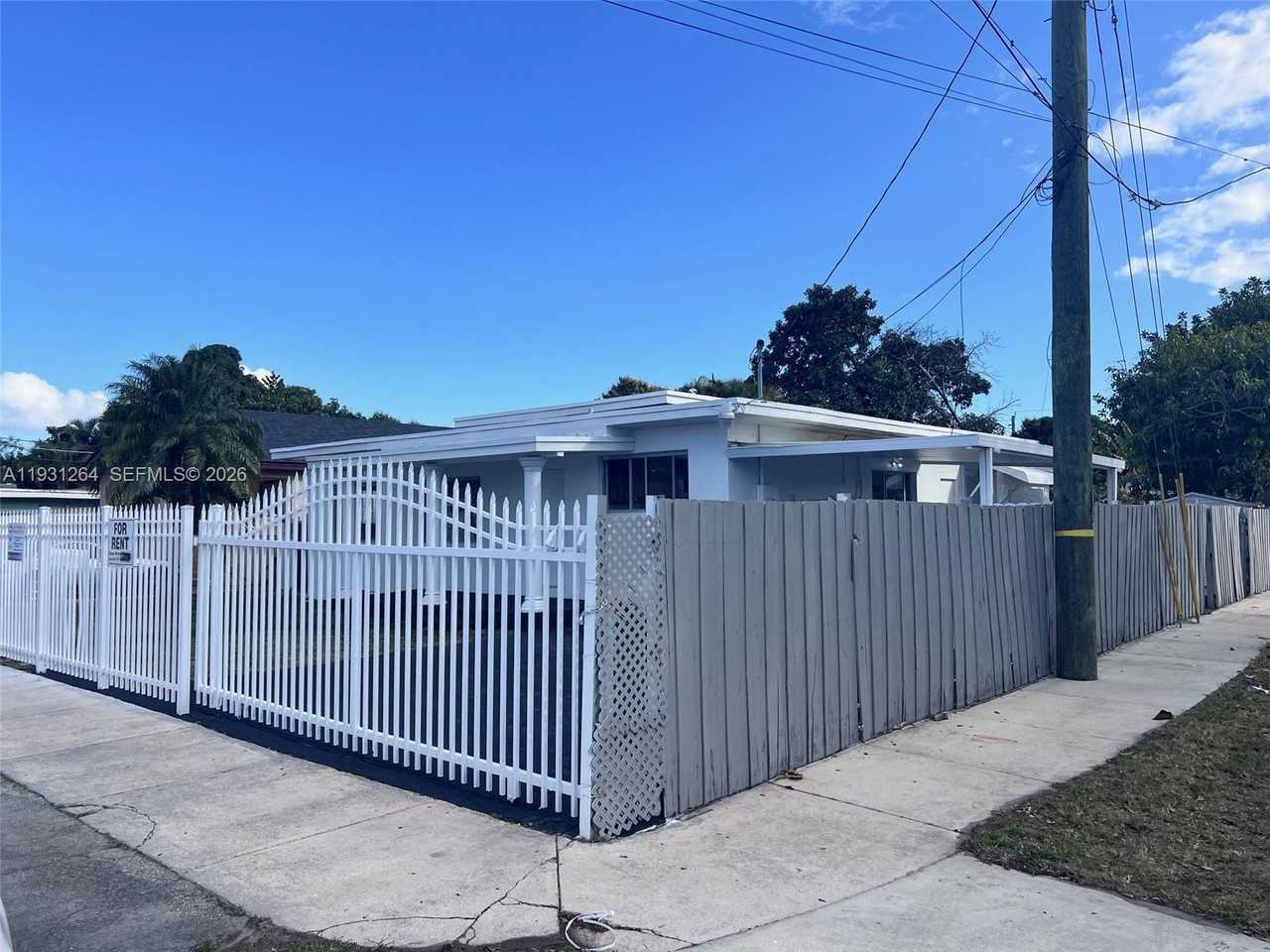 3090 Nw 29th St - Photo 2 of 8