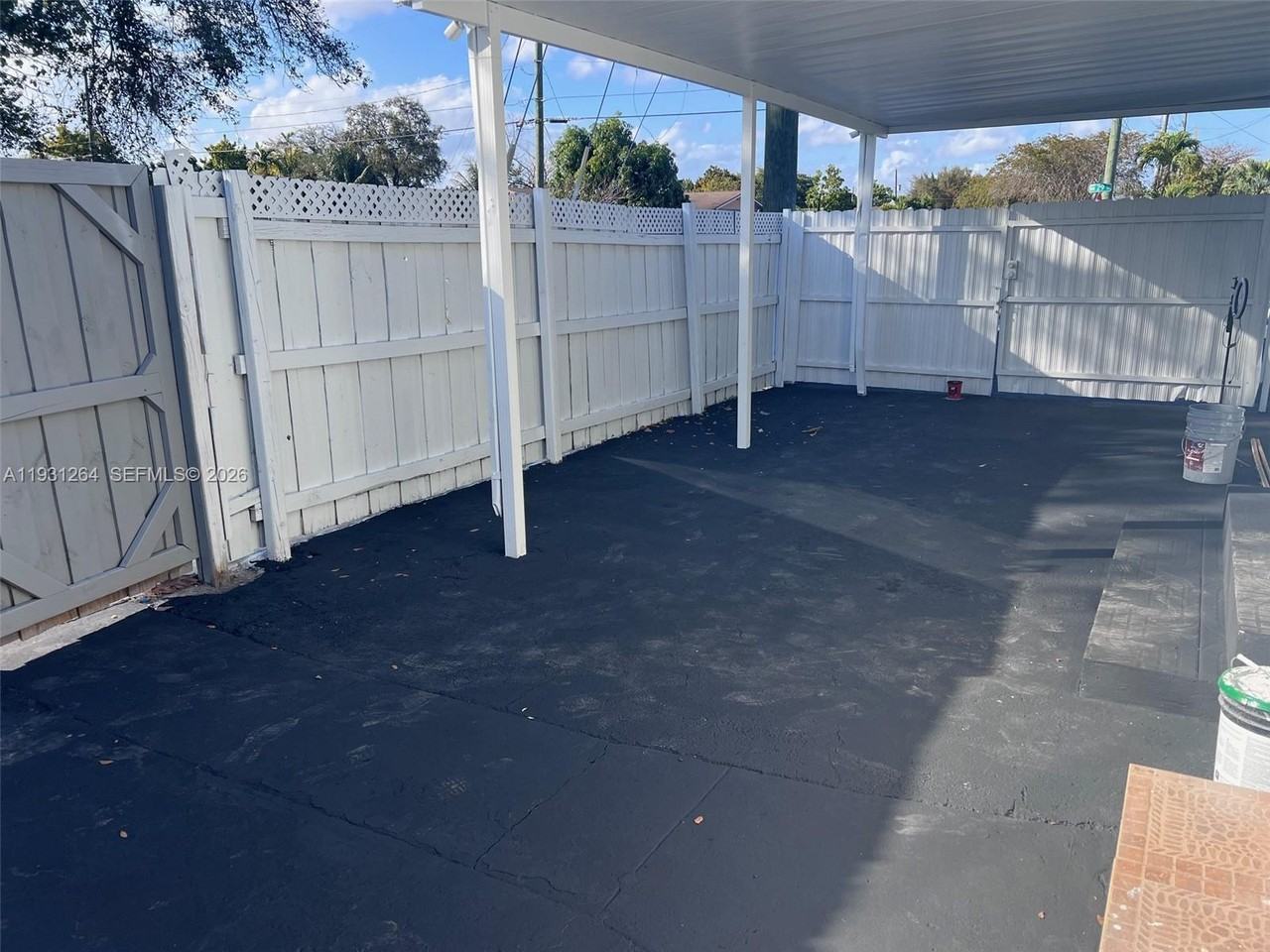 3090 Nw 29th St - Photo 3 of 8
