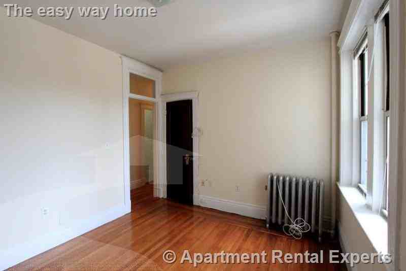 31 Park Dr #3 - Photo 4 of 9