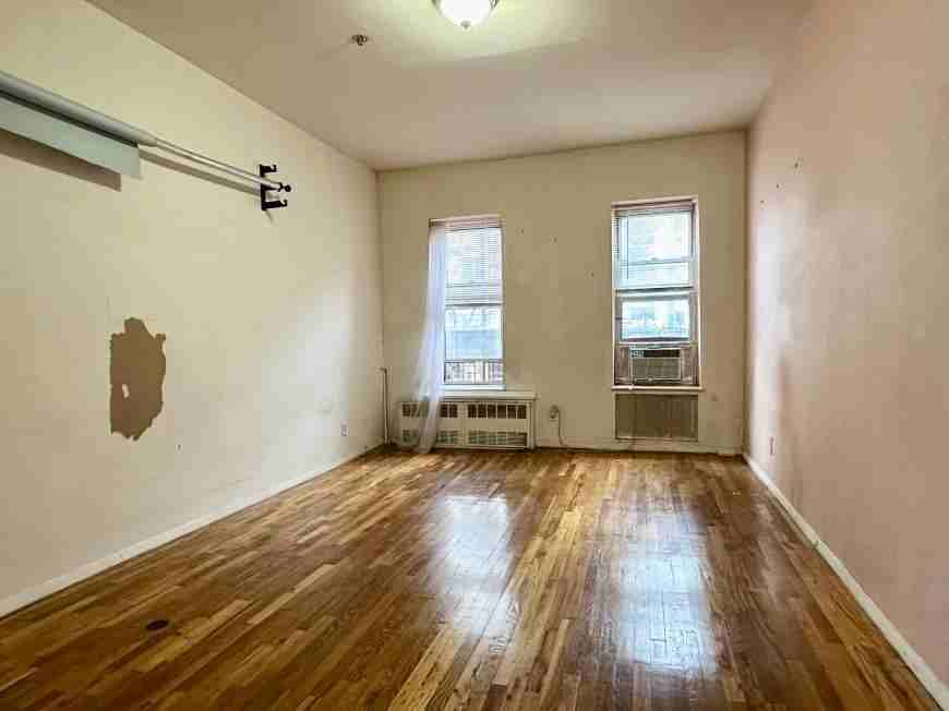 1627 2nd Ave - Photo 2 of 7