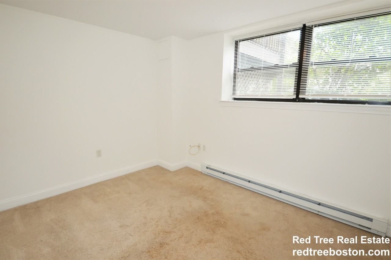 457 Centre St #E - Photo 4 of 19