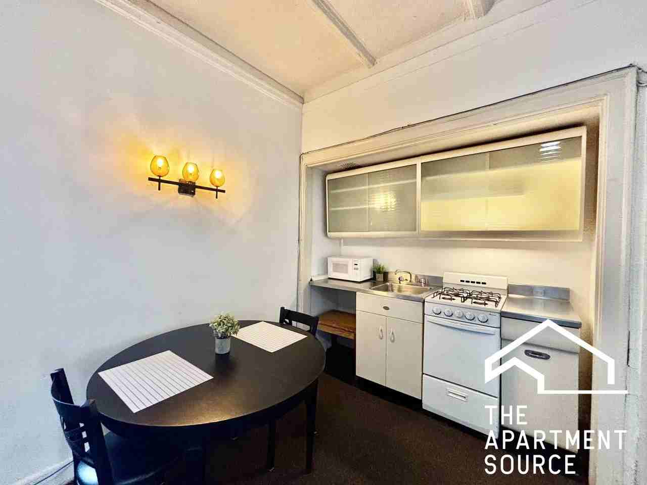 1220 N State Pkwy #F - Photo 4 of 28