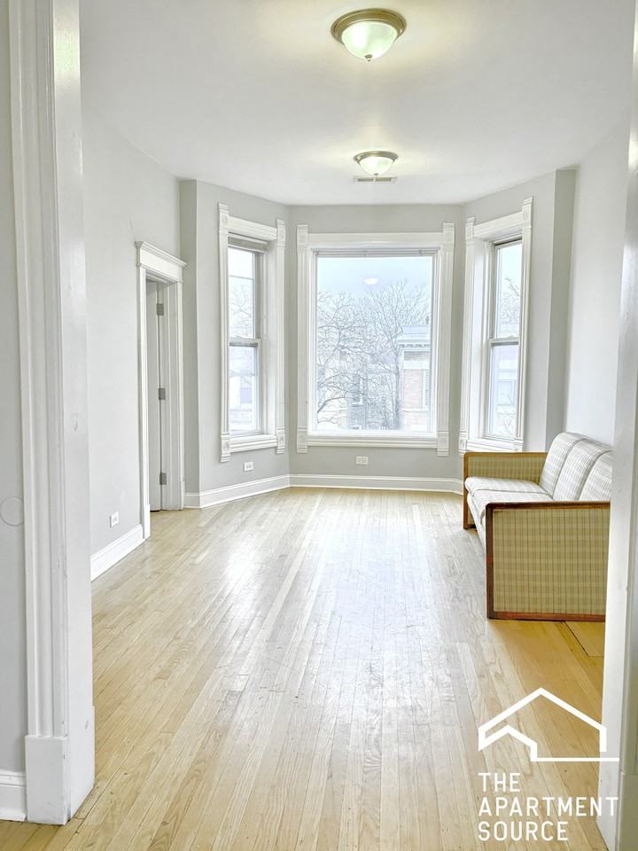 208 N Kolin Ave #3 - Photo 3 of 15