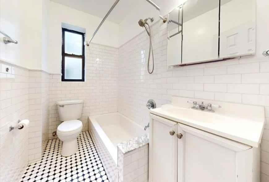 596 Edgecombe Ave - Photo 4 of 4