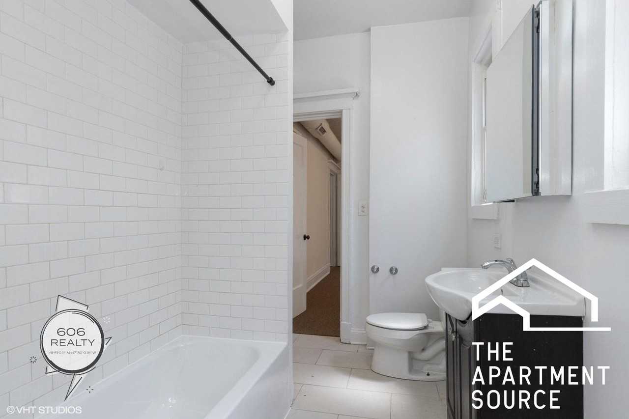 5036 S Michigan Ave #3S - Photo 7 of 9