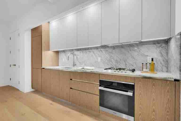 229 9th St - Photo 2 of 6