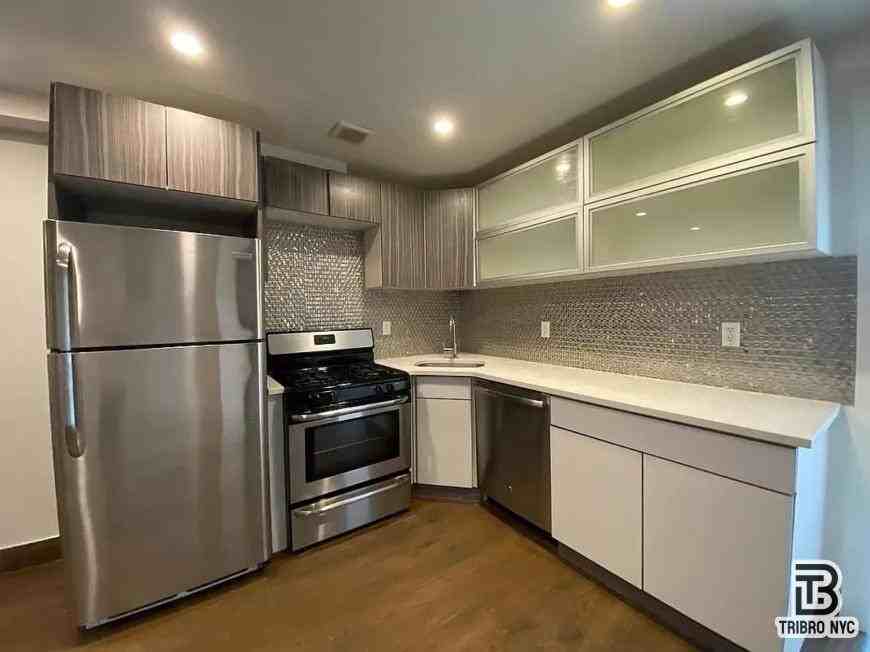 105 Harman St - Photo 3 of 9