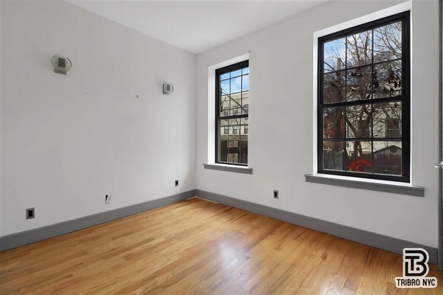 81A Cornelia St - Photo 3 of 7