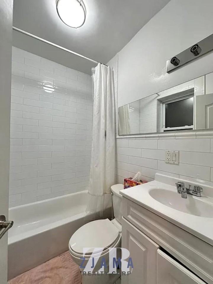 236 New York Ave - Photo 2 of 10