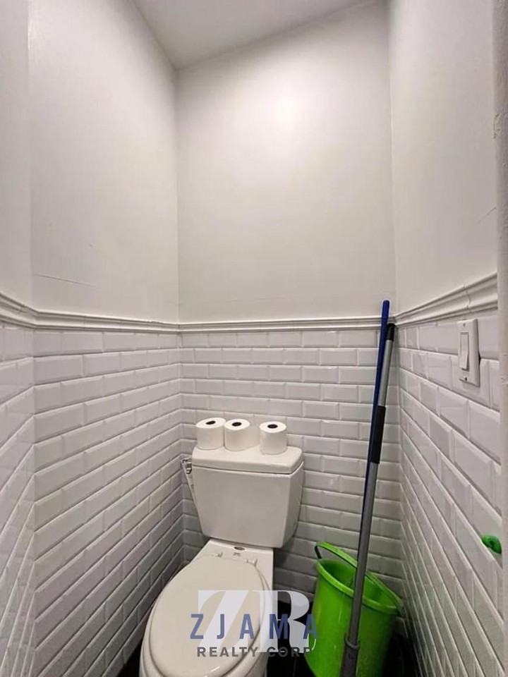 236 New York Ave - Photo 3 of 10