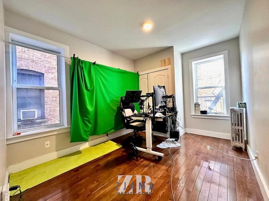 236 New York Ave - Photo 6 of 10