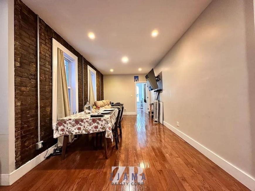 236 New York Ave - Photo 7 of 10