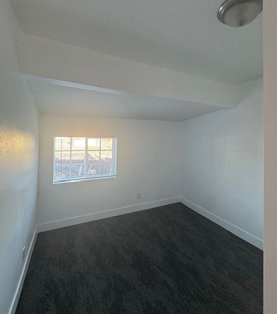 3987 Franklin Ave - Photo 4 of 8