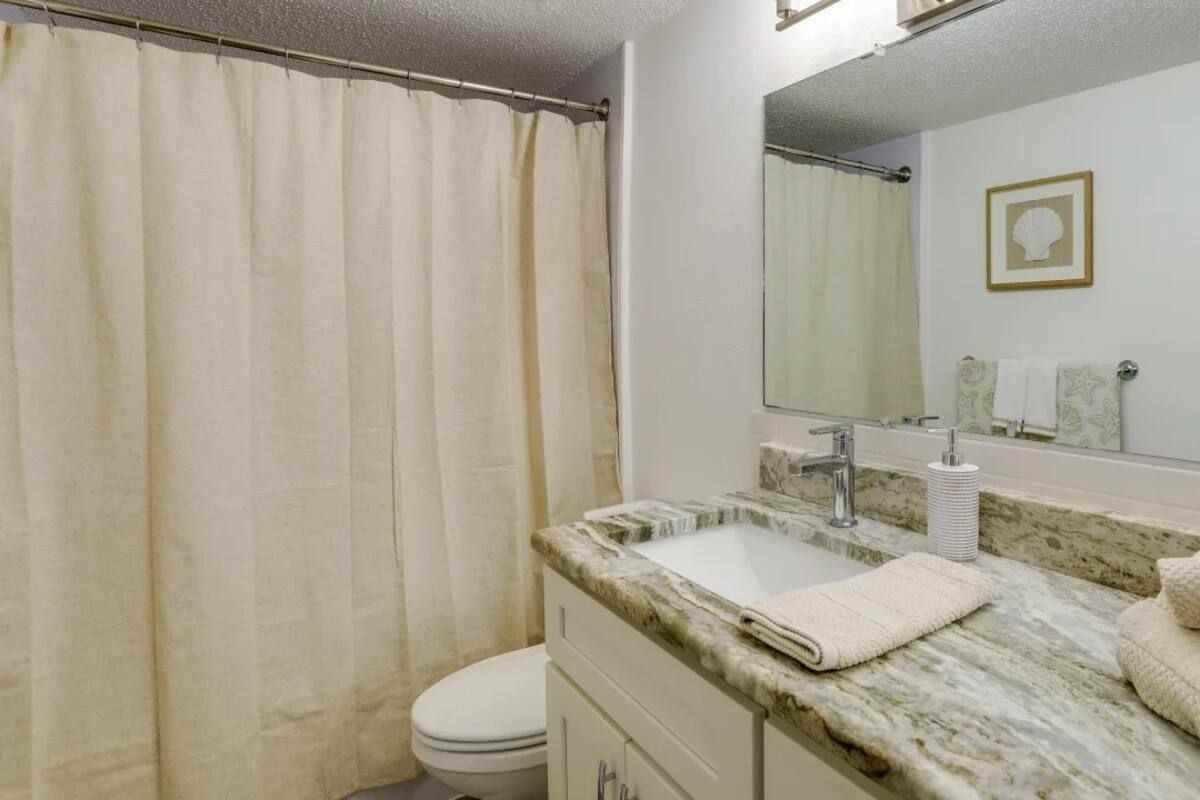 2110 Gulf Blvd ##11 - Photo 3 of 8
