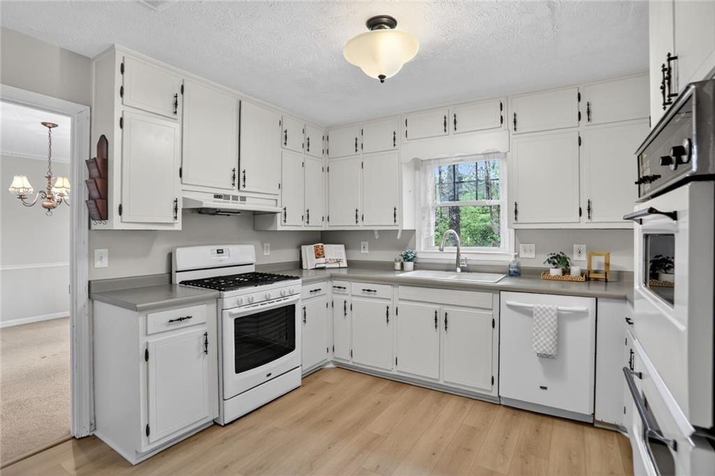 4624 Mountain Creek Dr Ne - Photo 3 of 27