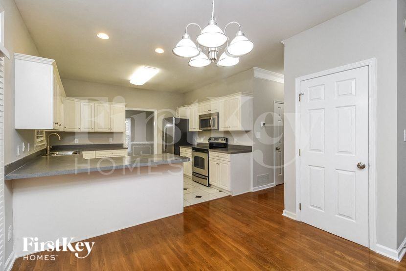 2611 White Fence Way - Photo 5 of 15