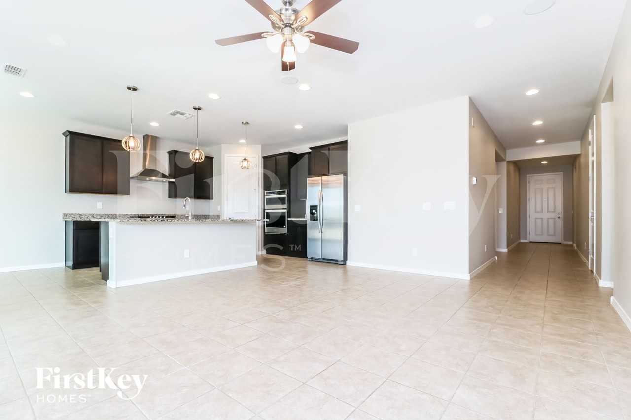 19947 W Moonlight Path - Photo 3 of 15