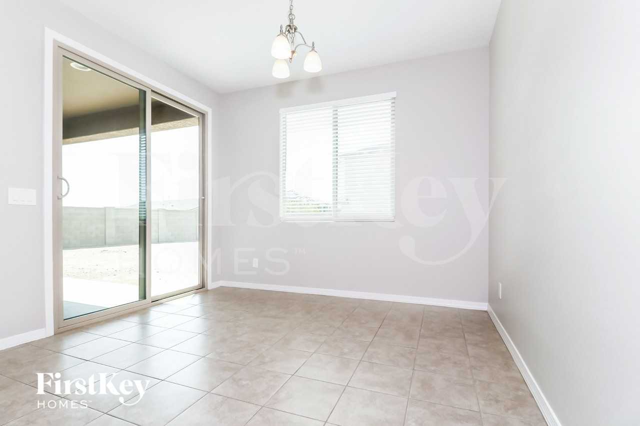 19947 W Moonlight Path - Photo 5 of 15