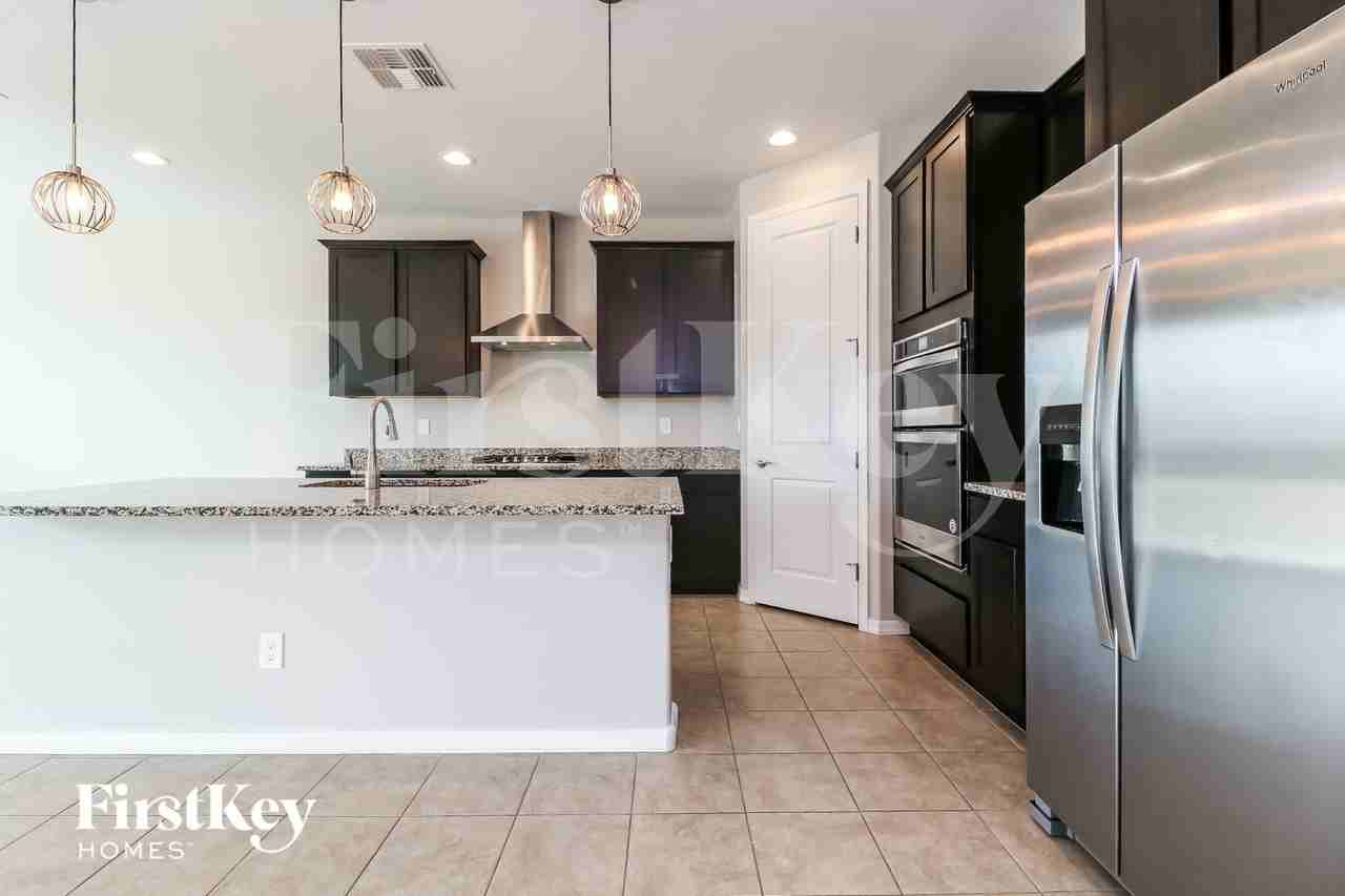 19947 W Moonlight Path - Photo 6 of 15