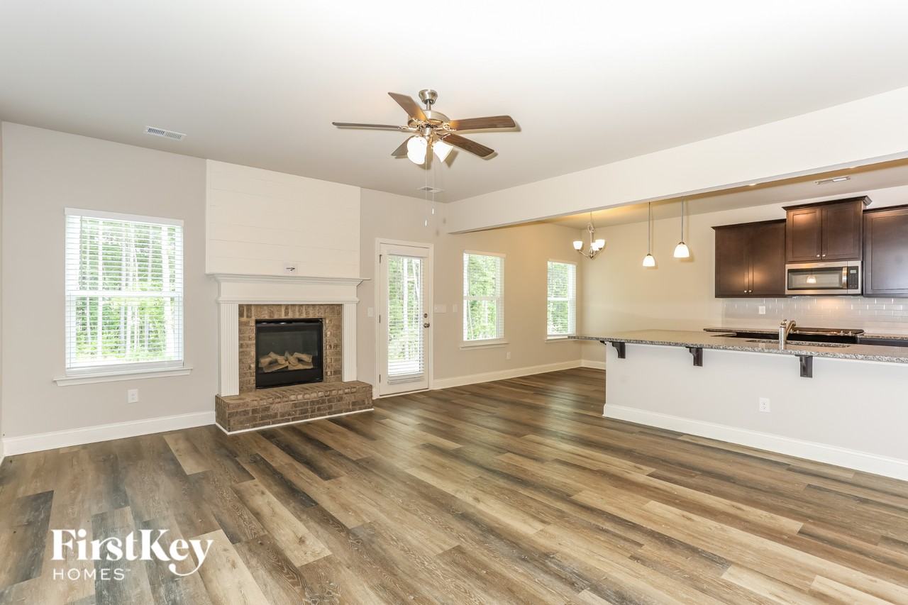 208 Cheshire Dr - Photo 3 of 16